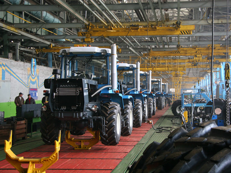 Новость - События - На харьковском тракторном заводе уволили работников