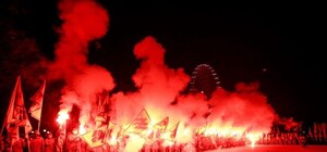 Азов отметил годовщину своего создания факельным шествием