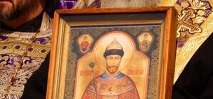 В Симферополь привезли мироточивую икону царя-мученика