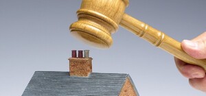 В Украине продали первую квартиру за долг по коммуналке: узнай, какой