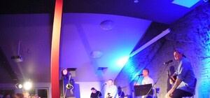 Стихи, душевность и лучи добра: смотри, как BRUTTO выступали в Одессе