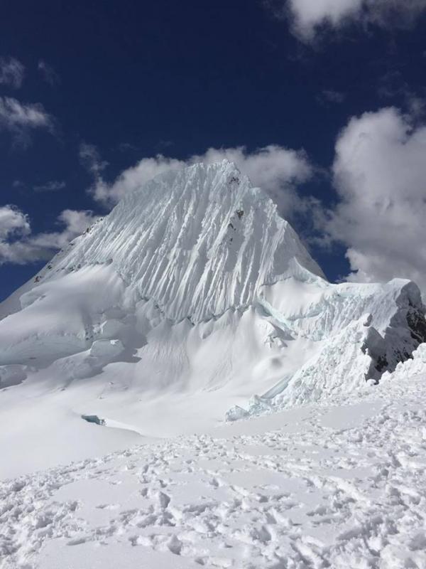 Новость - События - Харьковские альпинисты покорили одну из красивейших вершин мира