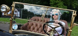 Львів заполонили ретро-автомобілі: (фото, відео)