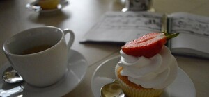 Кримська пара частує львів'ян марципанами у своєму кафе (відео)