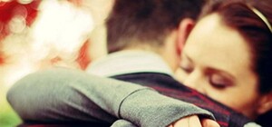 Львів'яни запустили флешмоб обіймів