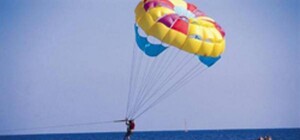 В Кирилловке отдыхающая травмировалась после полета на парашюте