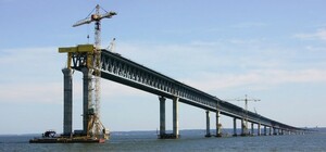 Охрану усилят: за Керченским мостом будут следить спецчасти