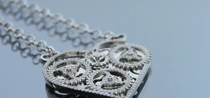 Есть, чем гордиться: запорожский ювелир создал уникальный кулон