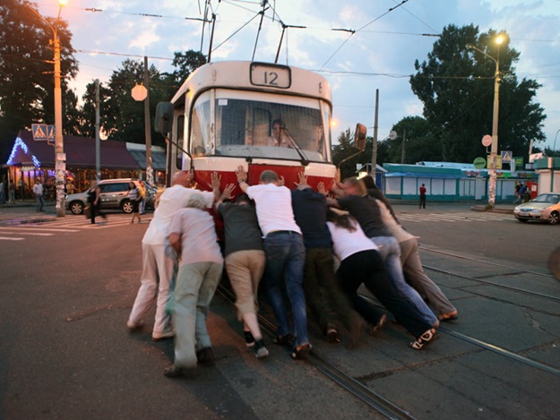 Новость - Транспорт и инфраструктура - На выходных в Харькове за долги  "отключат" трамваи и троллейбусы