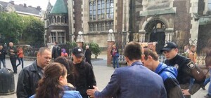 Пасажири маршрутки у Львові затримали кишенькових крадіїв