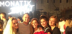 Романтика и Монатик: парень из Днепра красиво сделал предложение