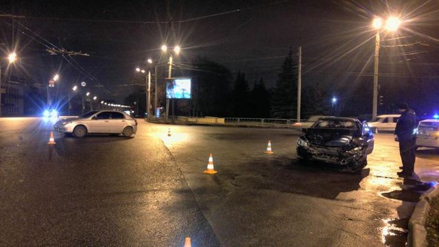 Новость - События - Не гоняй: в аварии на Сумской пострадали три человека