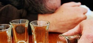 Снова смерть: паленая водка установила новый рекорд