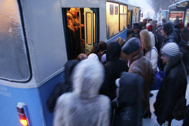 Новость - Транспорт и инфраструктура - Не мерзни на остановке: какие харьковские троллейбусы временно изменят маршрут