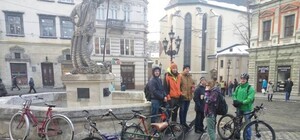 Як це було:  львів'яни взимку добирались на роботу роверами