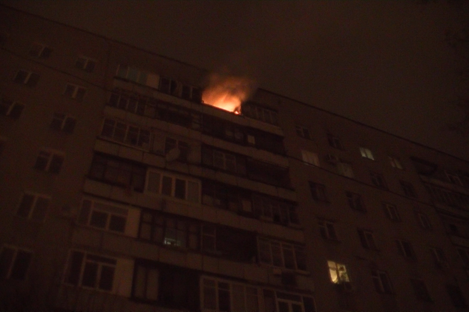 Новость - События - Неспокойная ночь: на Клочковской горела квартира