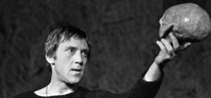 Страшная находка: пенсионер откопал в огороде скелет мужчины