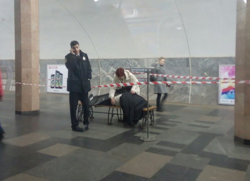 Новость - События - ЧП в метро: на "Центральном рынке" умер мужчина