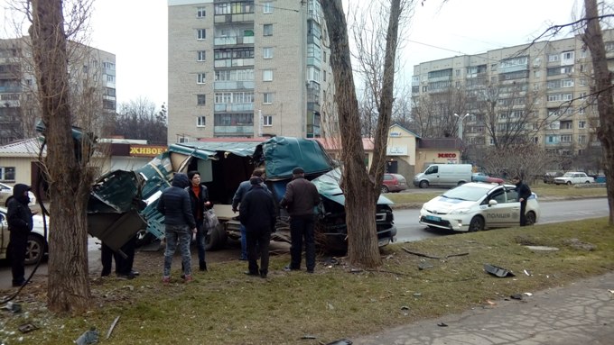 Новость - События - Всмятку: на Садовом проезде произошло ДТП с пострадавшими