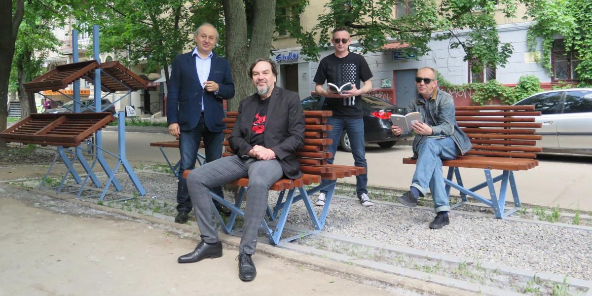 Новость - Досуг и еда - Узнай когда: в Харькове снова откроется уличная библиотека