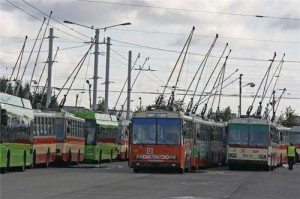 11 октября харьковчанам, возможно, прийдется добираться на работу на маршрутках и метро. Фото с polnews.info.