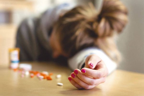 Новость - События - Жить надоело: под Харьковом школьница наглоталась таблеток