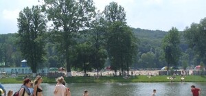 Чистий пісок, буї, фонтанчик: львів’янам розповіли, яким має бути безпечний пляж