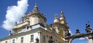 Прощання з Любомиром Гузаром: як курсуватимуть автобуси до собору Св. Юра