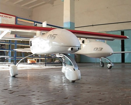 Разработанные на чугуевском авиаремонтном заводе беспилотные самолеты скоро заменят "кукурузники", уверяют специалисты. Фото: objectiv.tv