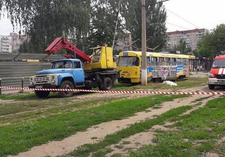Новость - События - Фото с места трагедии: на Салтовке мужчину задавил трамвай