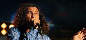 Давай виключим світло і будем мовчати: днепряне снялись в клипе ко Дню рождения Кузьмы Скрябина