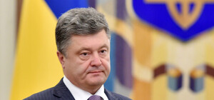 Коли впаде ціна: Порошенко розповів, чому в Україні здорожчав газ на заправках