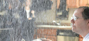 Фотофакт: улицы Симферополя заливает водой