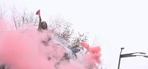 Приняла на грудь: активистка FEMEN устроила акцию возле станции метро 