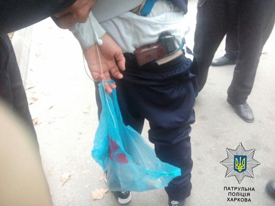 Новость - События - Угрожал прохожим: в центре Харькова задержали мужчину с пистолетом