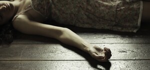 Пришлось через окно: днепровские копы спасали женщину после приступа