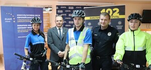 На двох колесах: львівських поліцейських пересадять на велосипеди