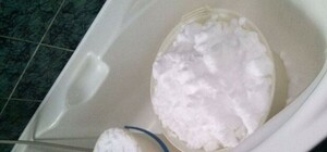 Фотофакт: через нестачу води львів'яни топлять сніг