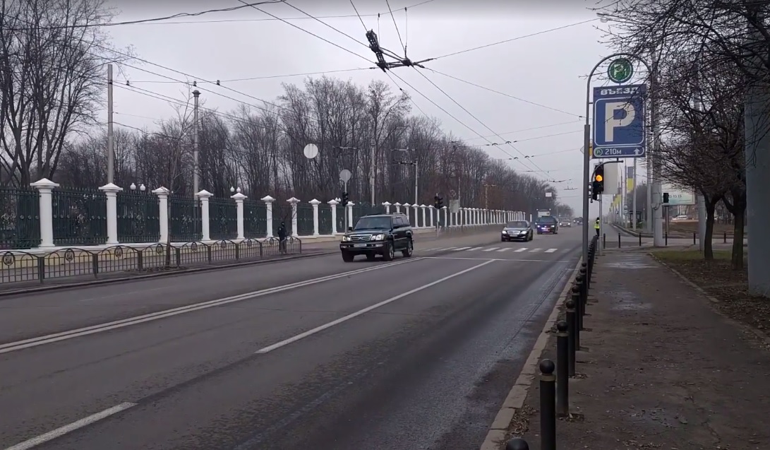 Новость - События - Смотри: харьковчане сняли видео, как кортеж президента Польши "летал" по городу