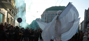 Приходь з малими: у львівському парку оживе гігантська дерев’яна лялька