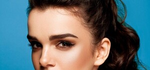 Знай наших: днепрянка на инвалидной коляске стала моделью свадебных платьев