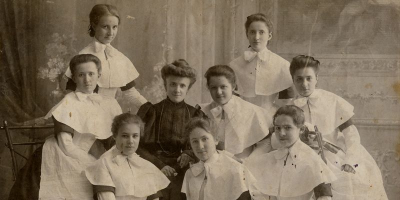 Суровое воспитание: какими были женские школы Харькова 19-го века - фото