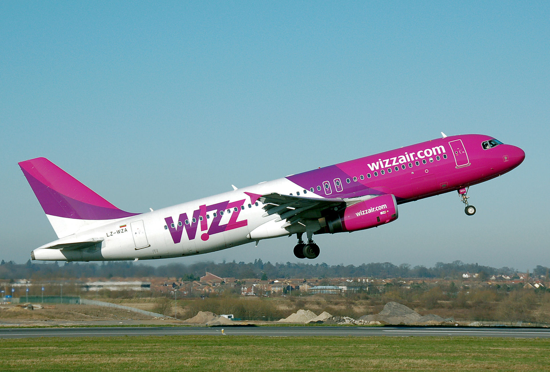 Wizz Air возобновляет рейсы из Харькова. Фото: unsplash.com