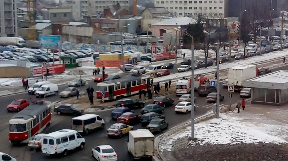 В Харькове парень попал под трамвай. Фото: Роман Шупенко