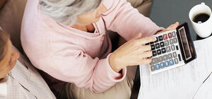 Вибирай сам: пенсії та соцвиплати дозволять отримувати в приватних банках