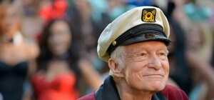 Седина в бороду: киевский пенсионер собрал уникальную коллекцию эротики