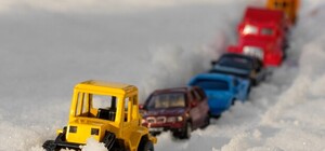 Ни проехать, ни пройти: под Харьковом перекрыли трассу из-за плохой погоды