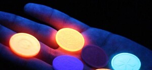 Ретрограды: сколько киевлян по-прежнему пользуются жетонами в метро