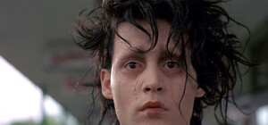 Деньги не пахнут: в центре Днепра туалет превратили в парикмахерскую