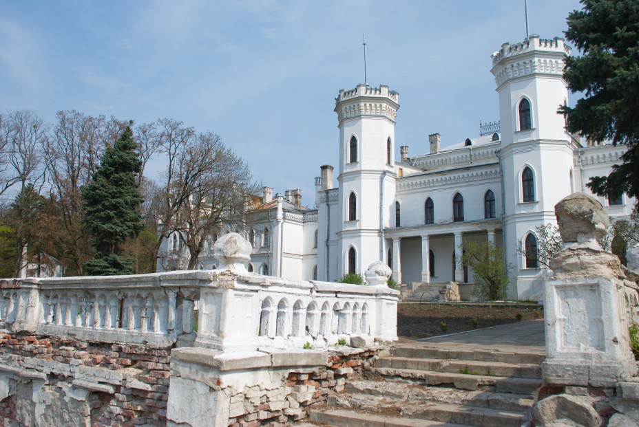 Деньги, выделенные на ремонт Шаровского дворца, были присвоены чиновниками облсовета